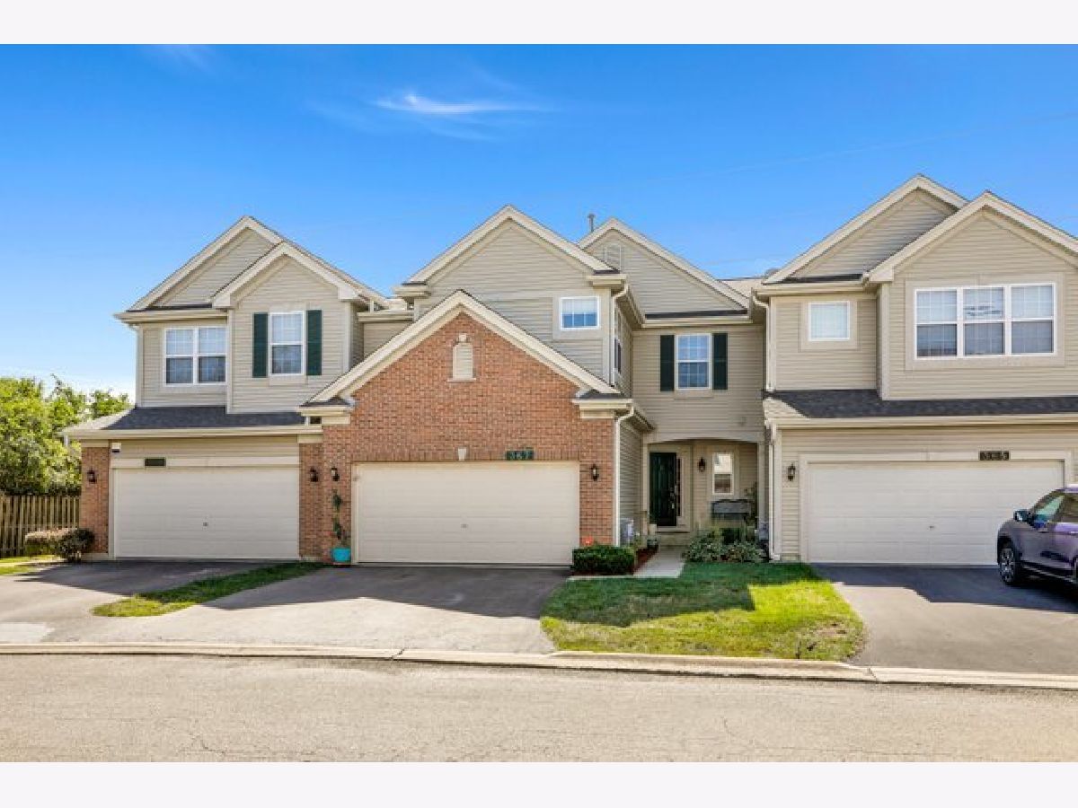 Townhomes Sold Westfield Square Glendale Heights Illinois, 367 Windsong