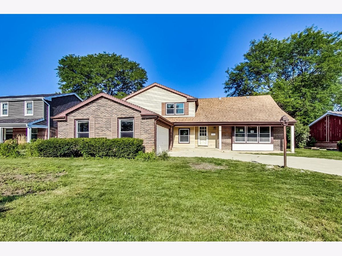 Homes Sold Reseda West Palatine Illinois, 912 Fairway