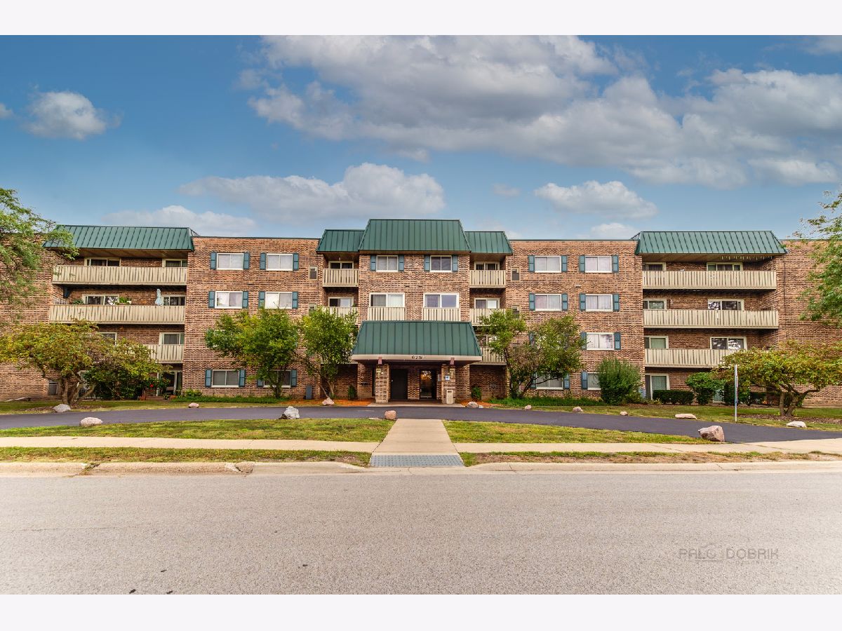 Condominiums Rented 12 Oaks Elk Grove Village Illinois, 675 Grove