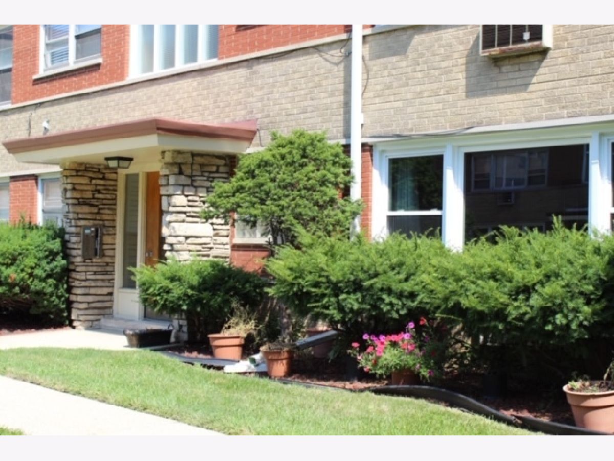 Condominiums Rented Keystone Courts Chicago Illinois, 4334 Keystone