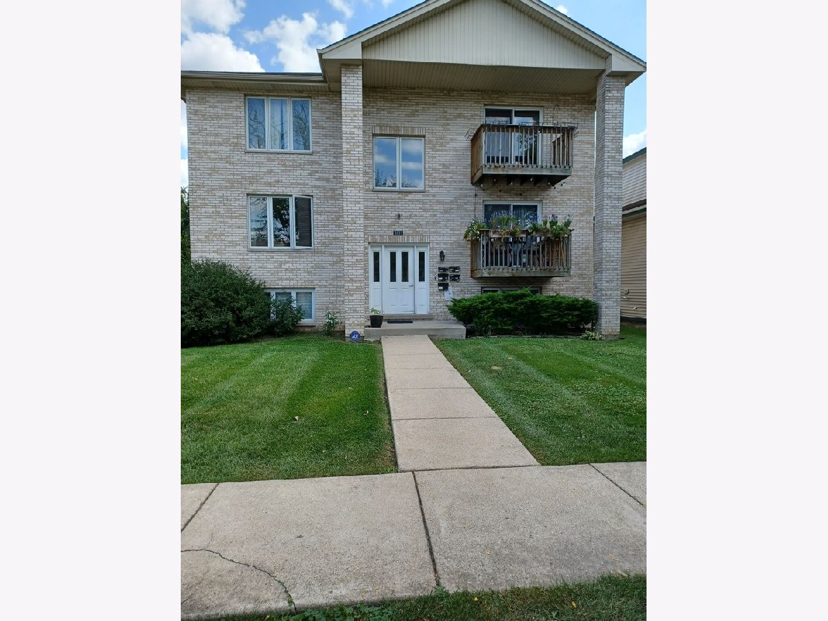 Condos & Townhomes Sold Grove Condos Brookfield Illinois, 3831 Grove
