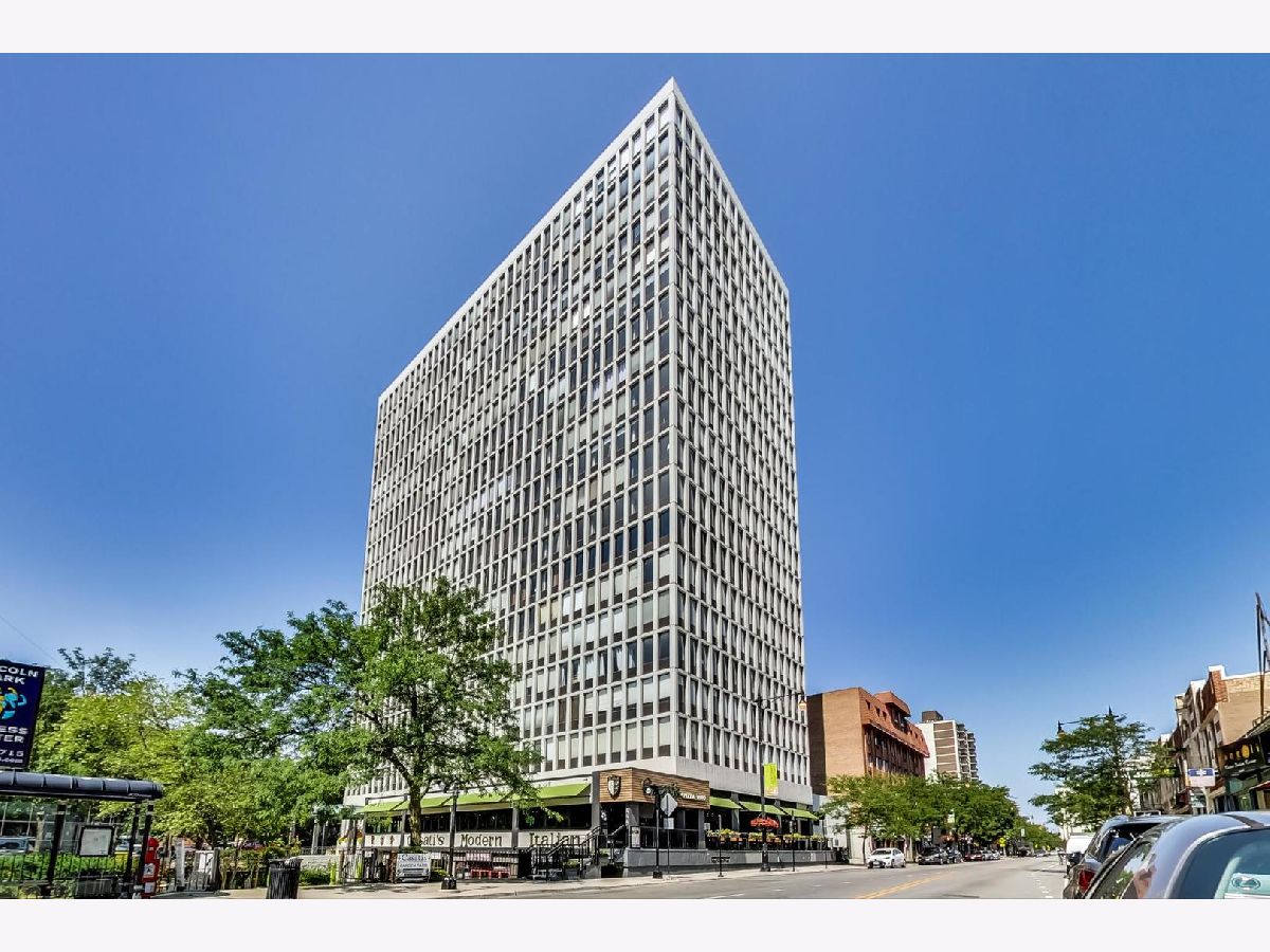 Condominiums Rented Park West Condos Chicago Illinois, 444 Fullerton
