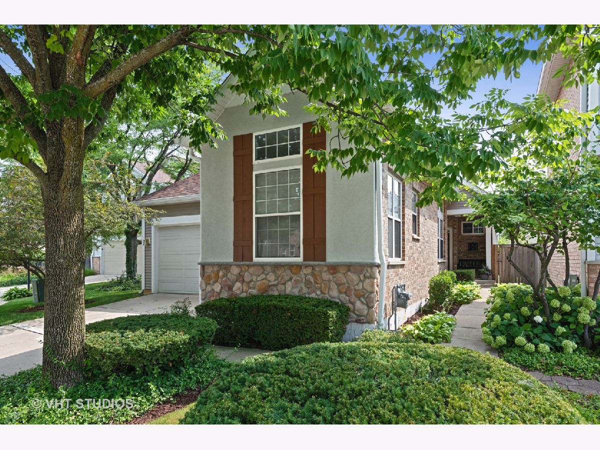 Townhomes & Condos & Homes Sold Berkshire Oakbrook Terrace Illinois, 1603 Astor