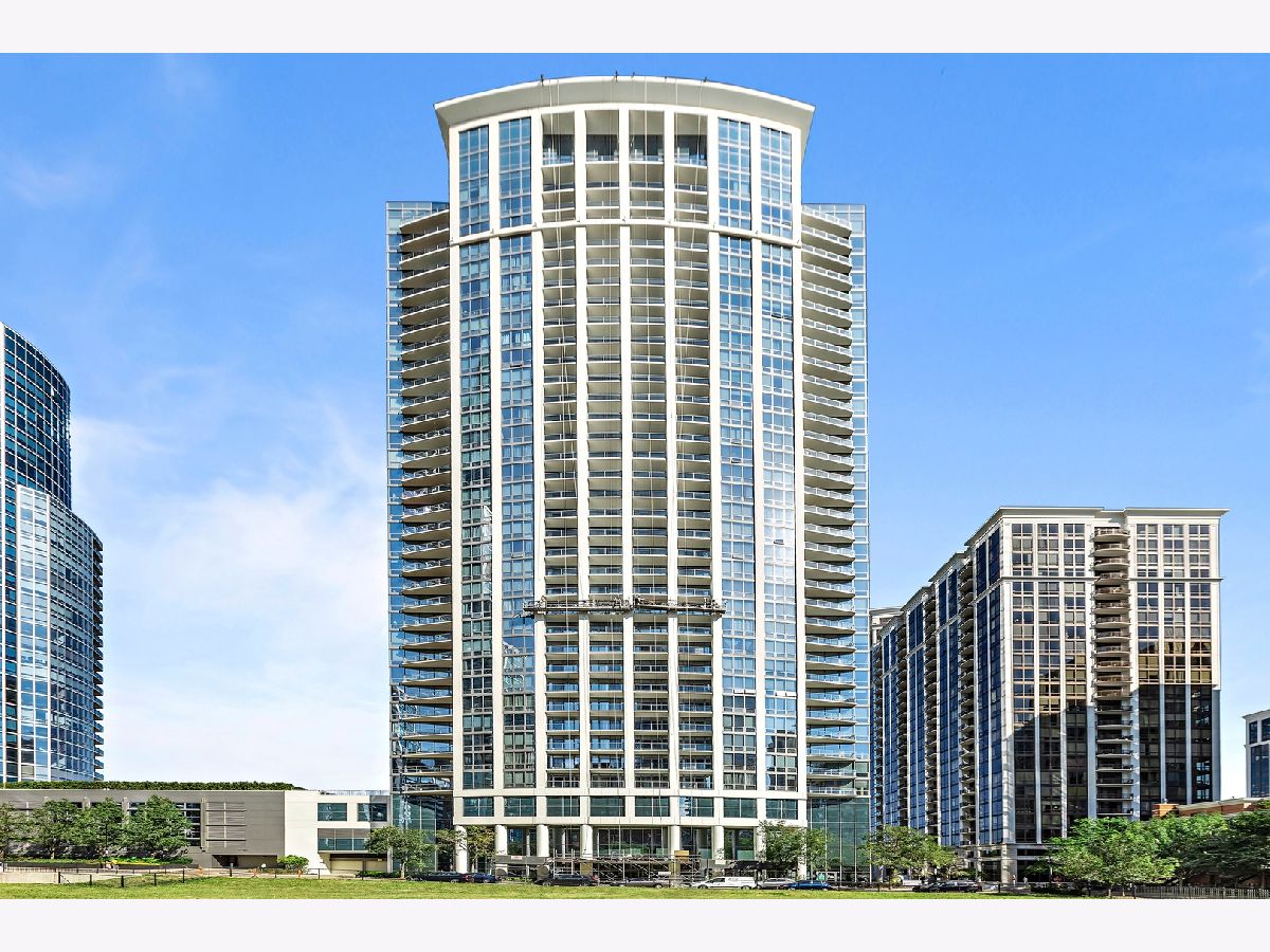 Condominiums Sold Museum Park Tower Chicago Illinois, 1235 Prairie