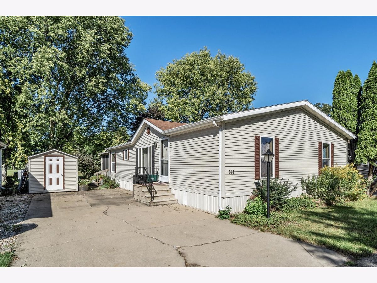 Subdivision Sold Triangle Sandwich Illinois, 141 Kathryn