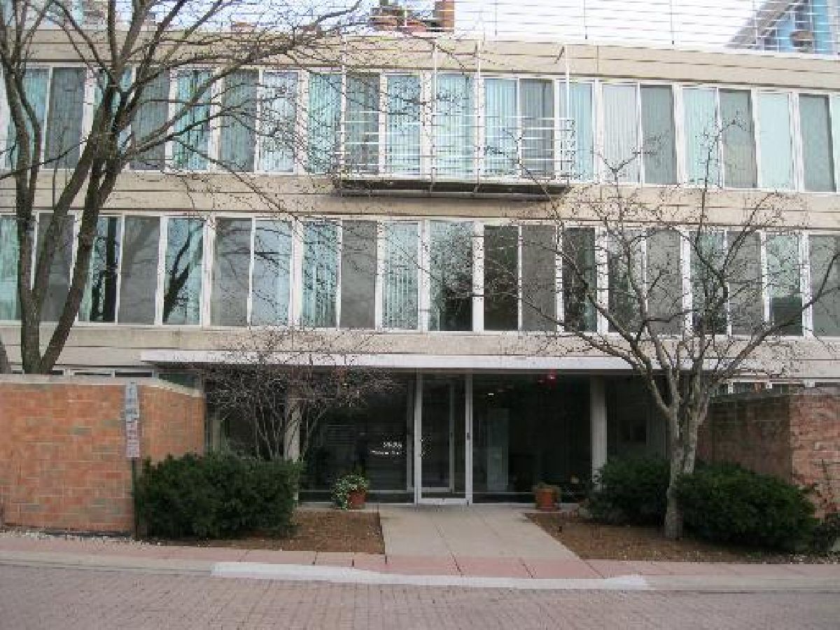 Townhomes & Condos Rented North Pointe Evanston Illinois, 2525 Wellington
