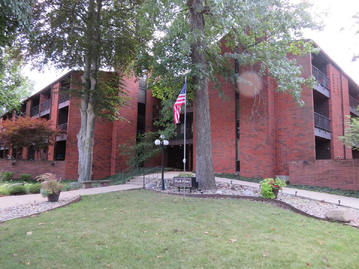 Condos & Townhomes Sold Park's Place Champaign Illinois, 107 Elm