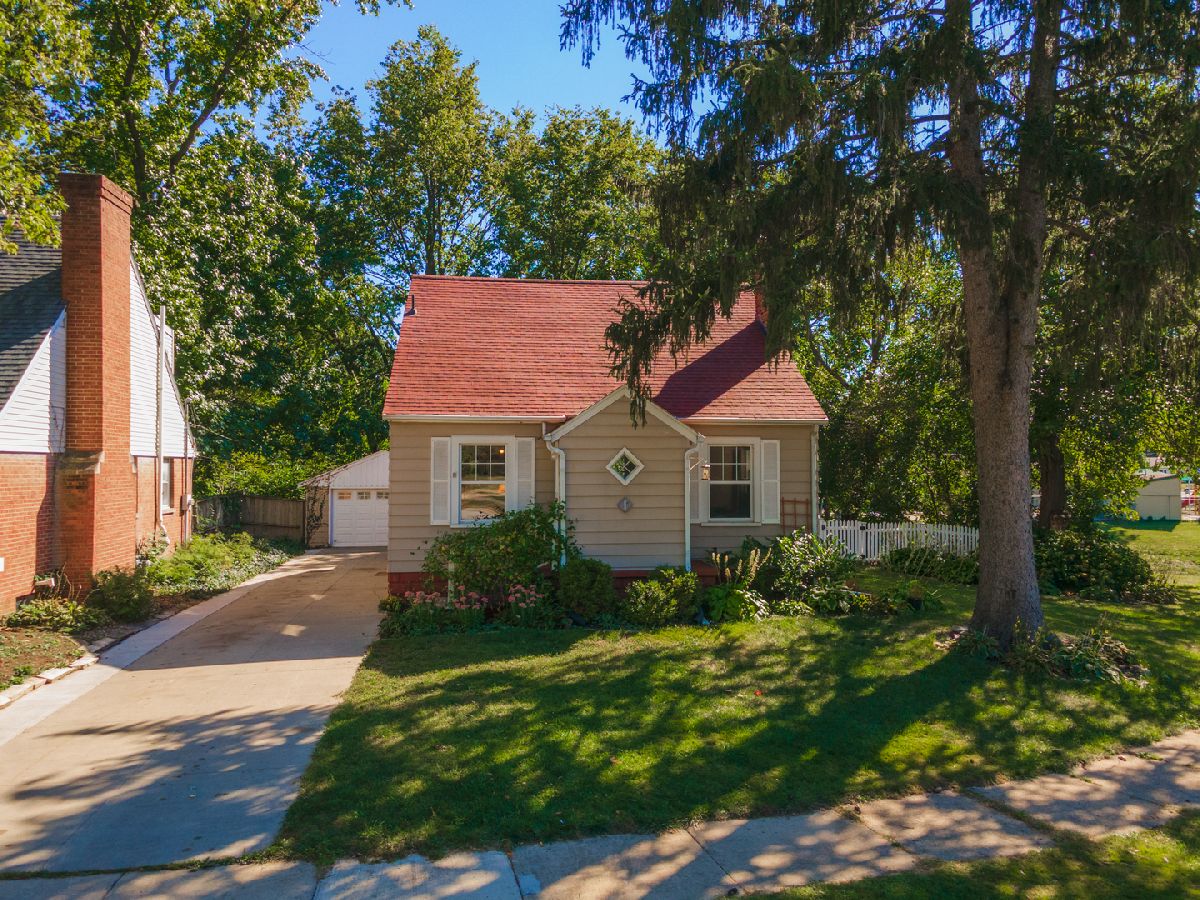 Homes Sold Briarwood Bloomington Illinois, 1 Dawes