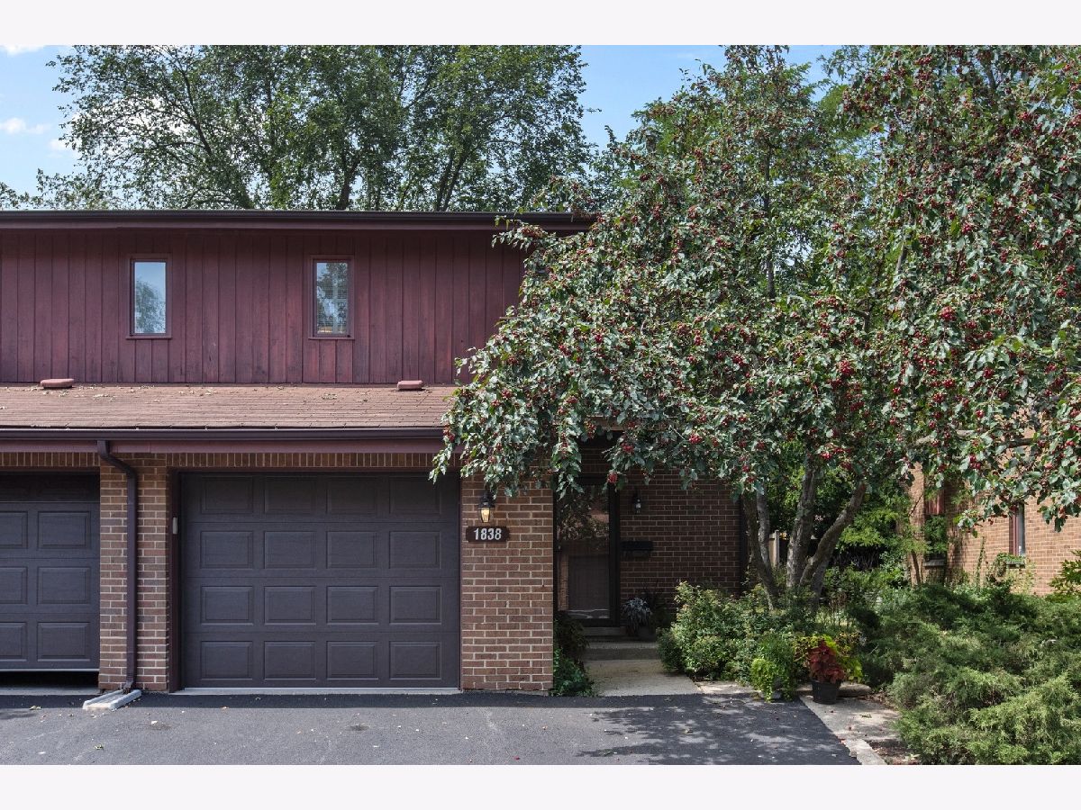 Townhomes Sold Chestnut Gardens Glenview Illinois, 1838 Chestnut