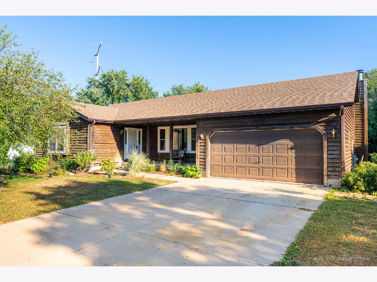 Homes Sold Maple Terrace Sycamore Illinois, 800 Janet