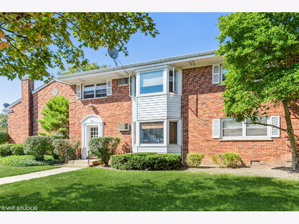 Condominiums Sold Hampton Courts Arlington Heights Illinois, 206 Somerset