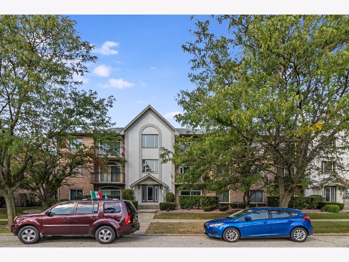Condos & Townhomes Sold Chelsea Lane Hickory Hills Illinois, 9418 77th