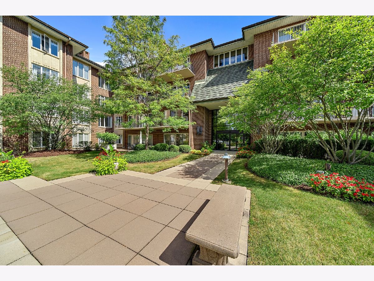 5 Oak Brook Club Drive, Oak Brook, Illinois 60523 MLS 11223467