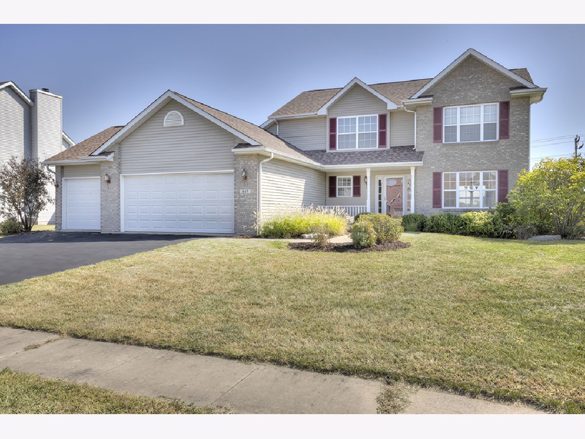 Homes & Condominiums Sold Riverbend Belvidere Illinois, 217 Bear Dusk