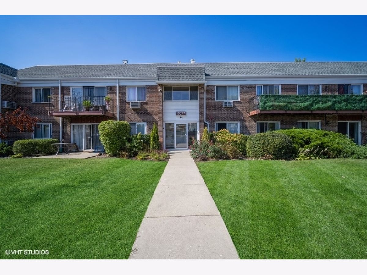 Condominiums Sold Regency Glenview Illinois, 10377 Dearlove