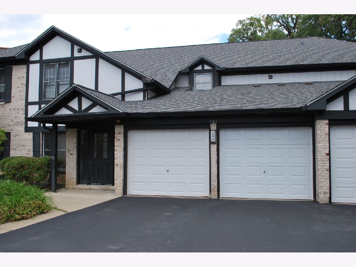 Townhomes & Condos Rented Rivers Edge Des Plaines Illinois, 181 Grove