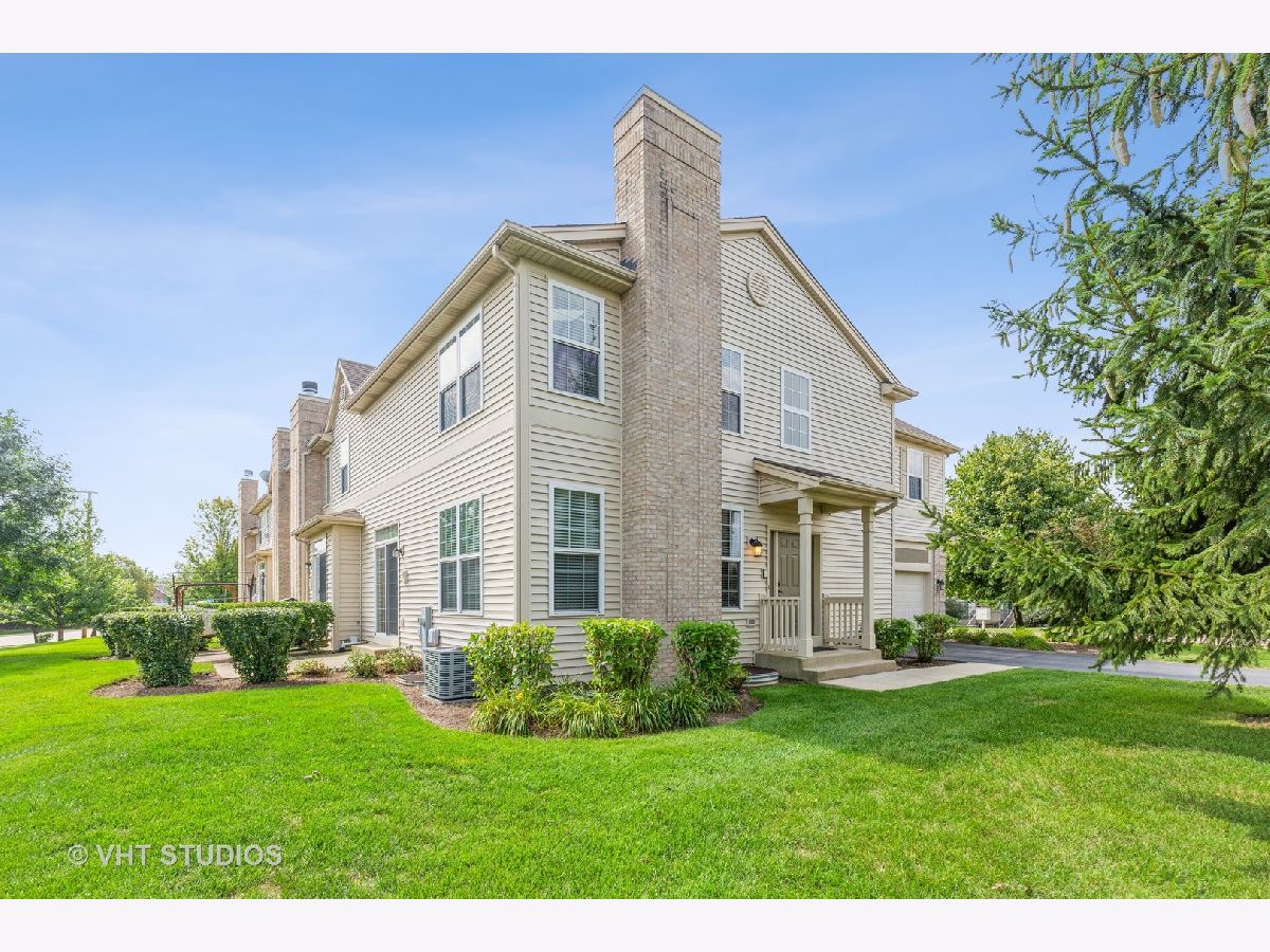 Homes & Townhomes Sold Ashton Pointe Crystal Lake Illinois, 801 Oak Hollow