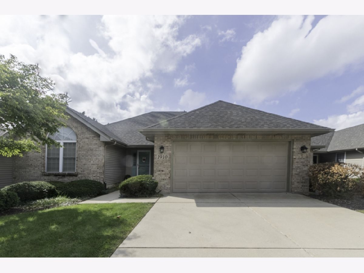 Townhomes Sold Lora Lei Acres Aurora Illinois, 1910 Schomer