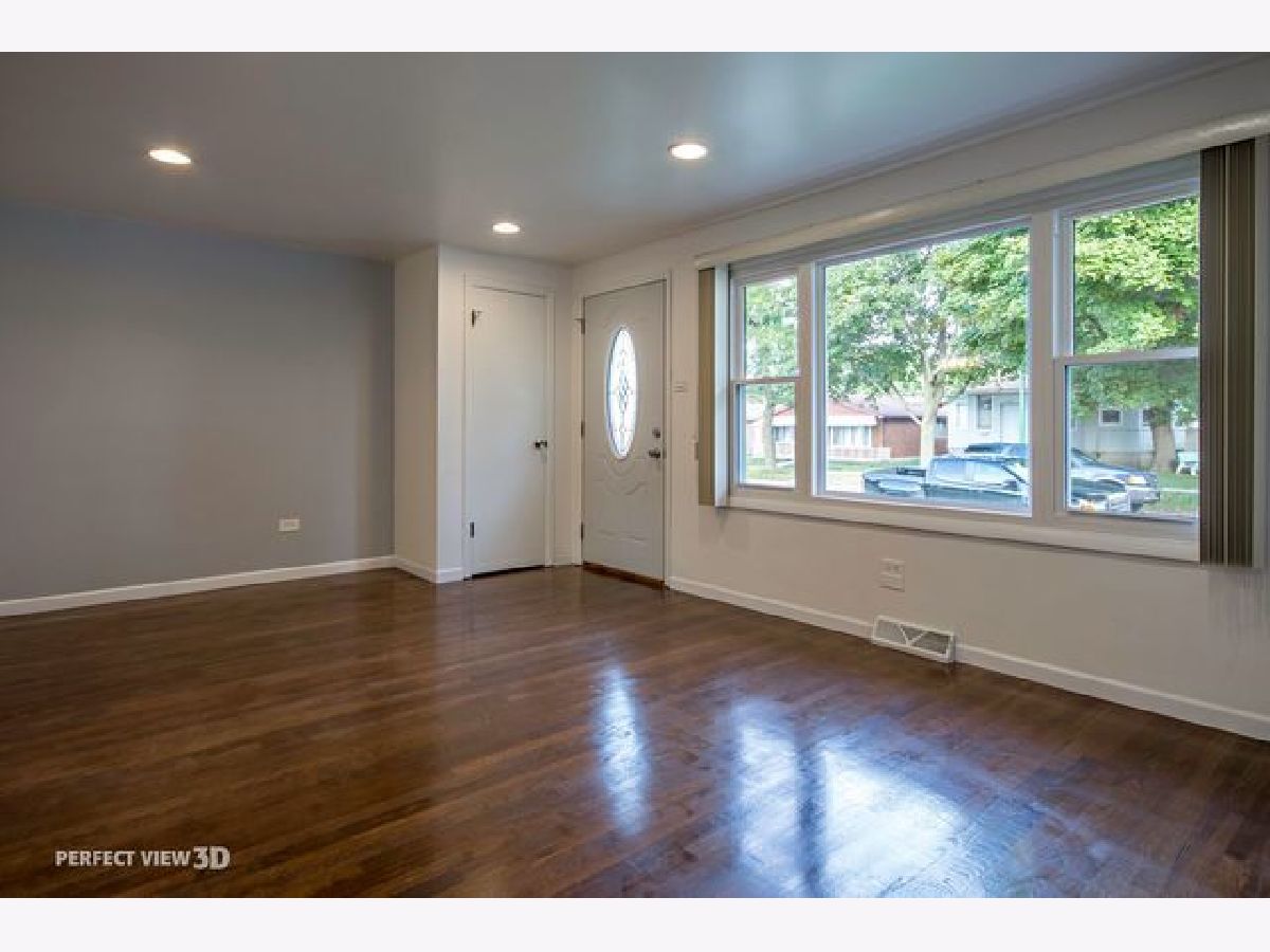 Rented Chicago Illinois, 12832 Saginaw