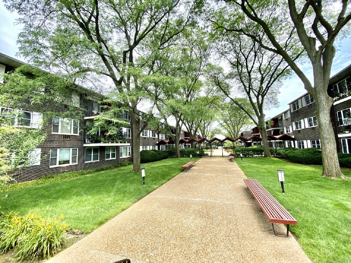 Condominiums & Homes Sold Skokie Terrace Skokie Illinois, 8712 Skokie