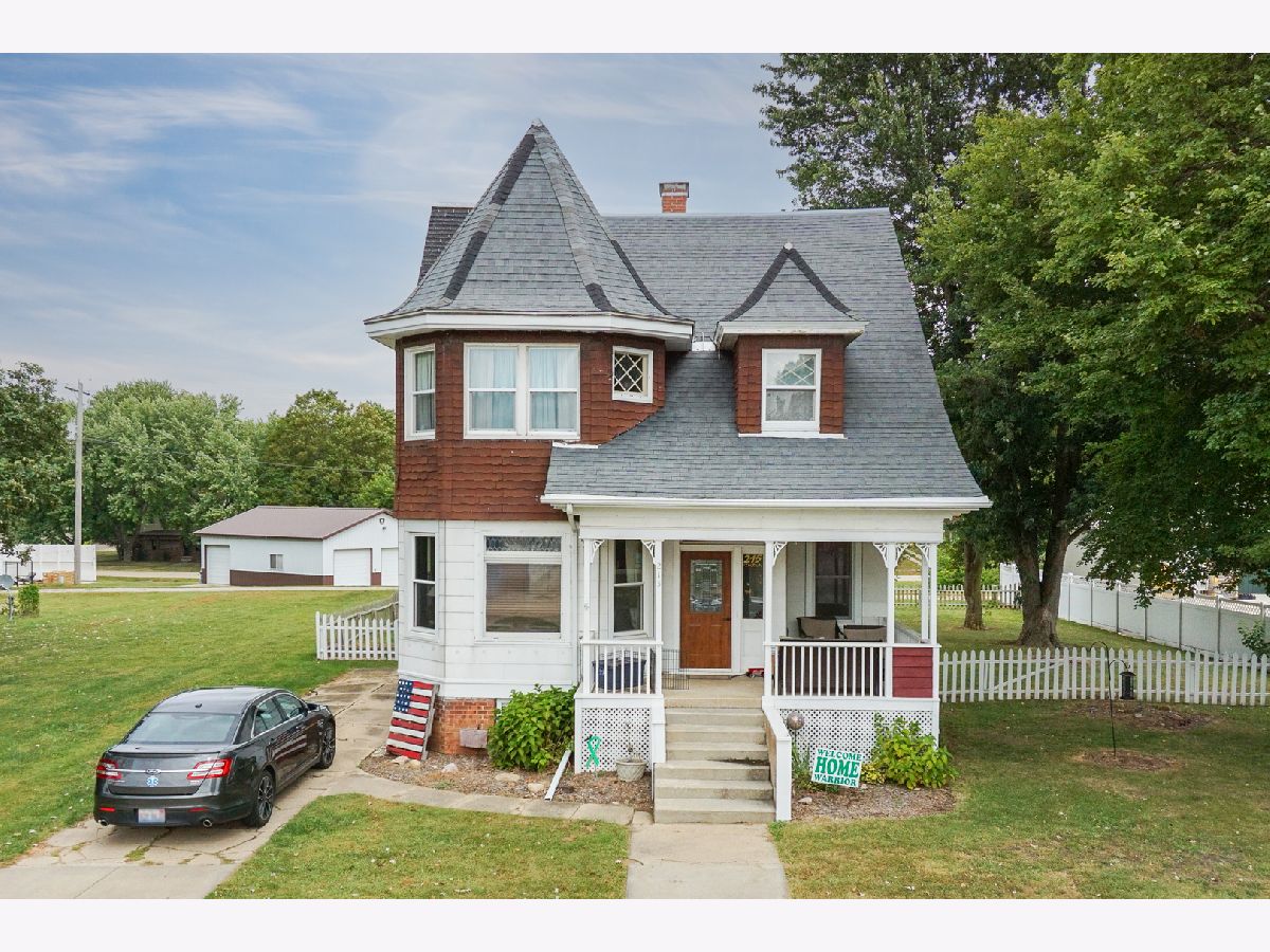 Sold Hopedale Illinois, 215 Main