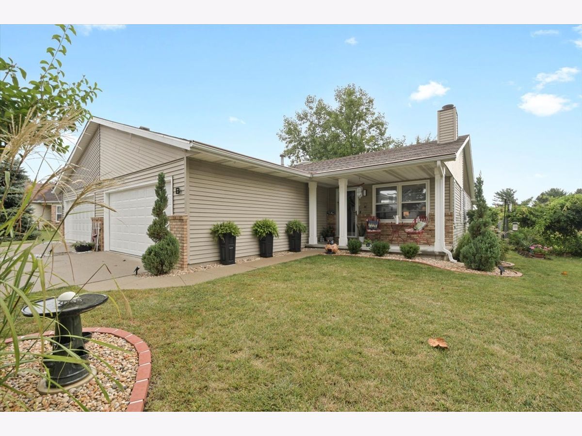 Homes & Condos & Townhomes Sold Westlake Champaign Illinois, 3103 Old Warson