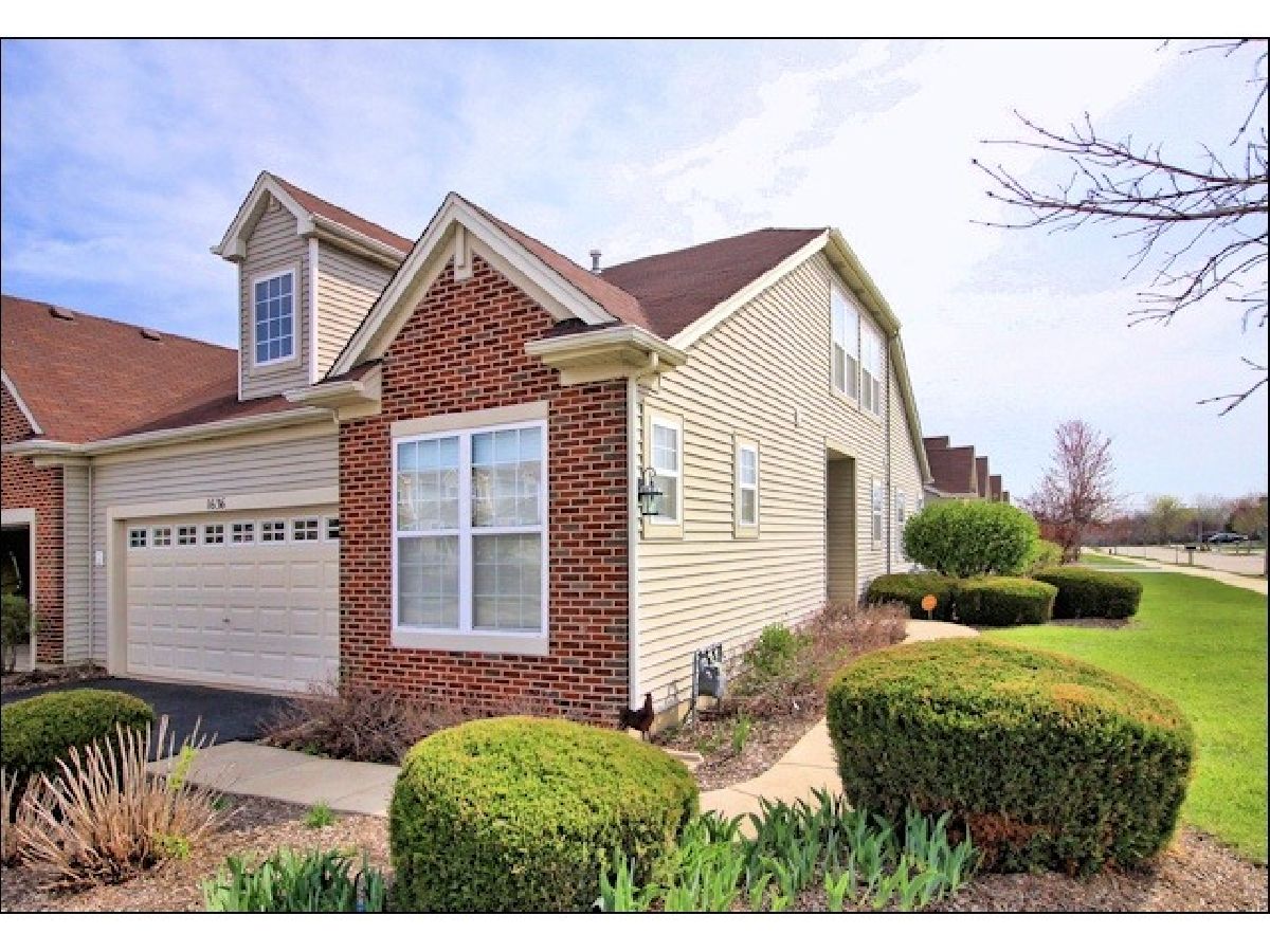 Townhomes Sold Chatham Grove Aurora Illinois, 1636 Captiva