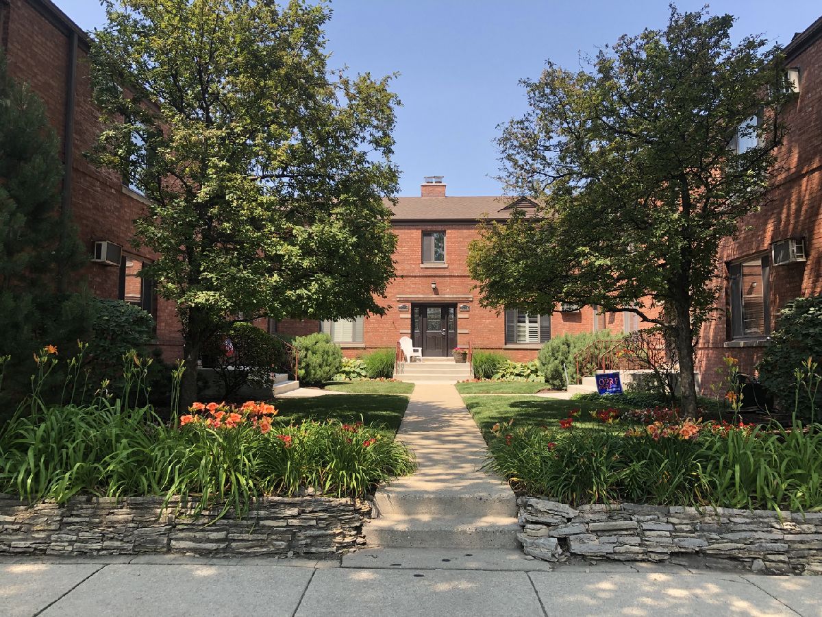 Condominiums Sold Vincent Courts River Forest Illinois, 1544 Ashland