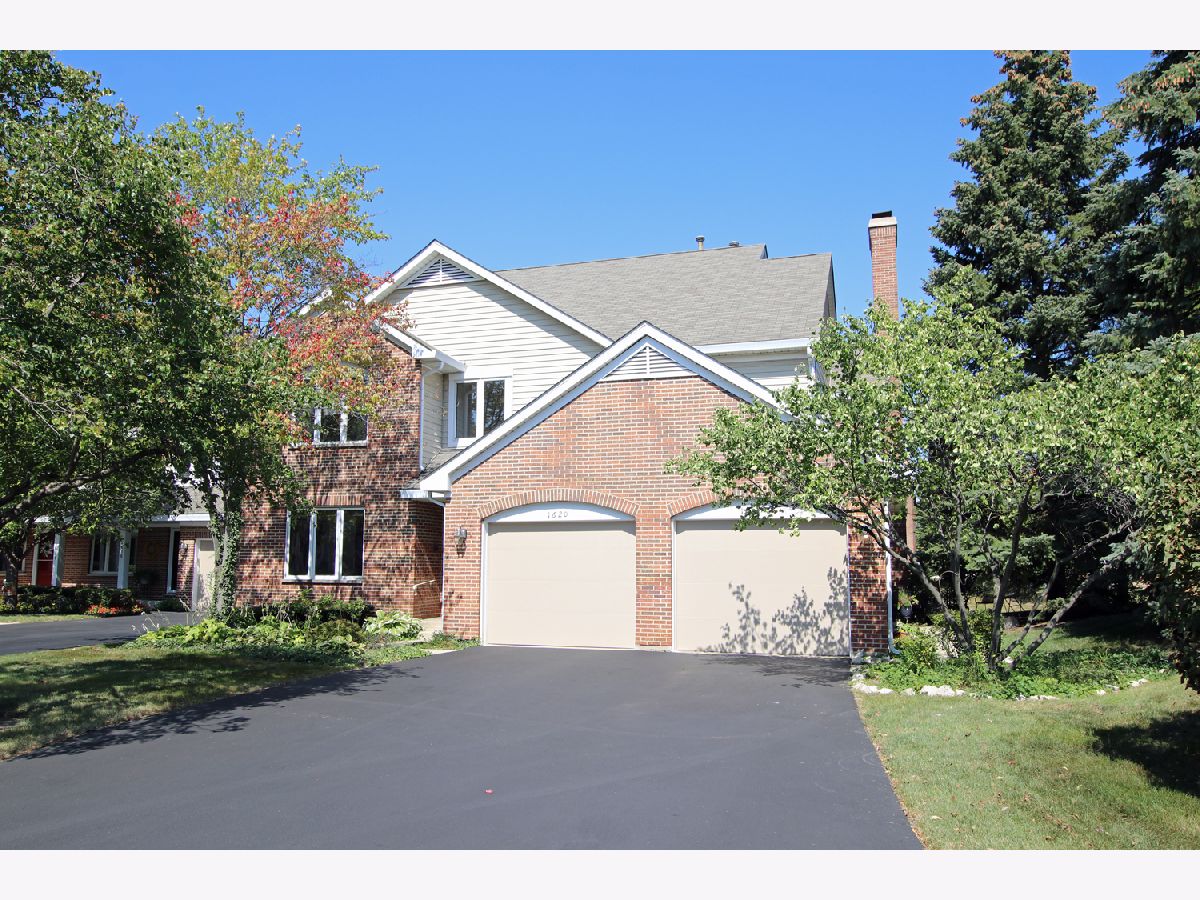 Arlington On The Ponds Arlington Heights IL, Townhomes & Condos & Homes