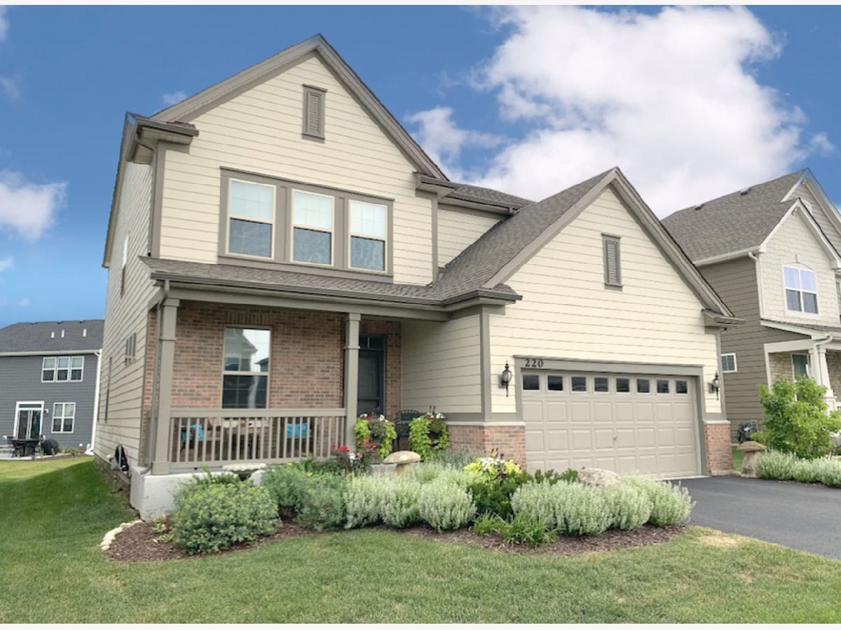 Homes Rented Anthem Heights St Charles Illinois, 220 Kennedy