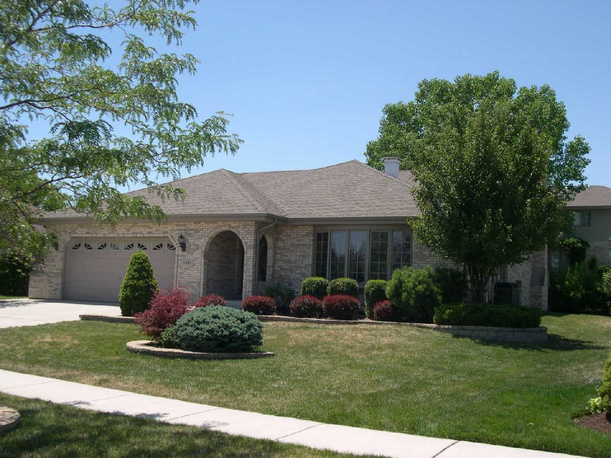 Homes & Condos & Townhomes Rented Farmingdale Village Woodridge Illinois, 9060 Charing Cross
