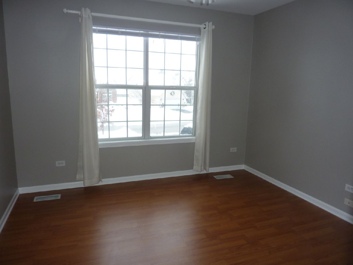 Homes Rented Emerald Hills Streamwood Illinois, 126 Augusta