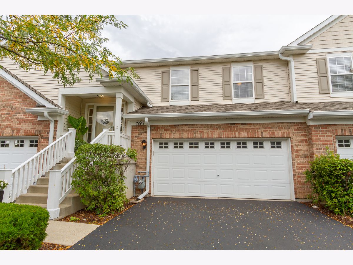 Townhomes Sold Millbrook At Canterbury Algonquin Illinois, 1593 Millbrook