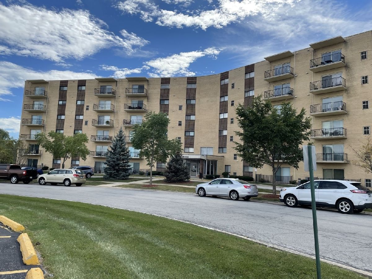 Condominiums Sold Cherry Creek Towers Homewood Illinois, 18400 Cherry Creek