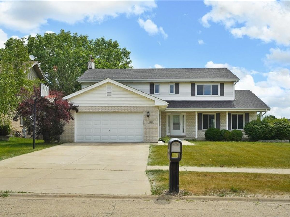 Homes & Condos & Townhomes Rented Farmingdale Village Woodridge Illinois, 9063 Lancaster