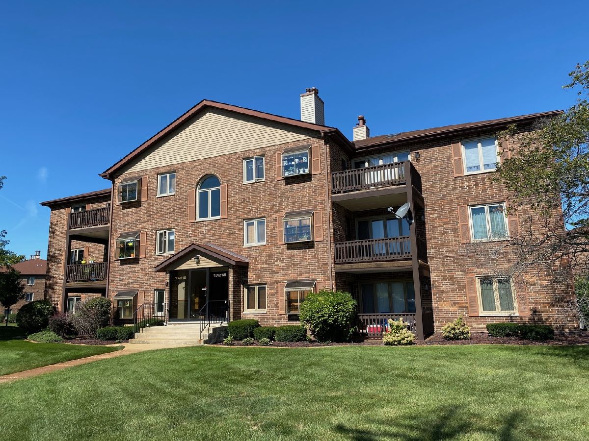 Condominiums Sold Ridgepointe Woods Tinley Park Illinois, 17218 Ridgeland