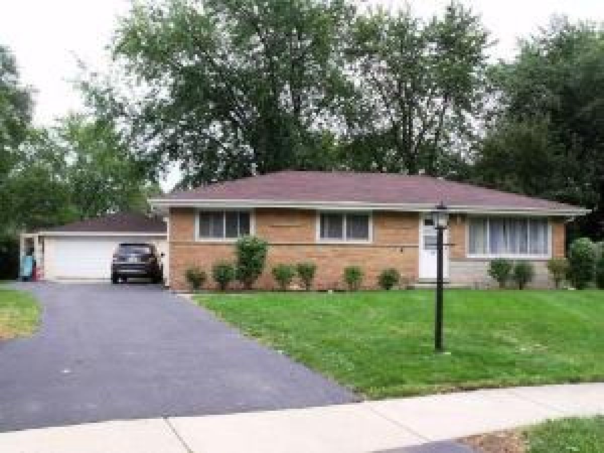 Homes Rented Pinehurst Manor Palatine Illinois, 927 Lilly