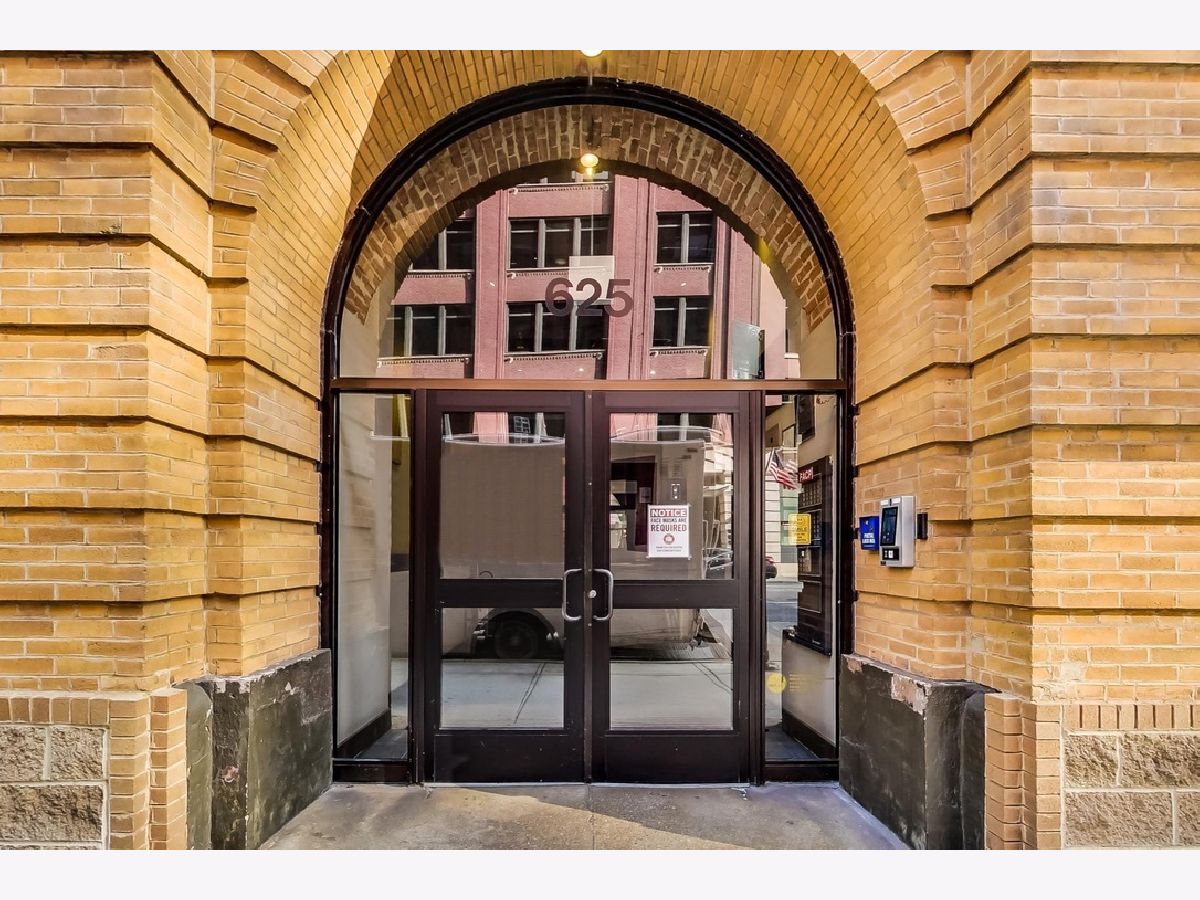 Condominiums Sold Capitol Hill Lofts Chicago Illinois, 625 Jackson
