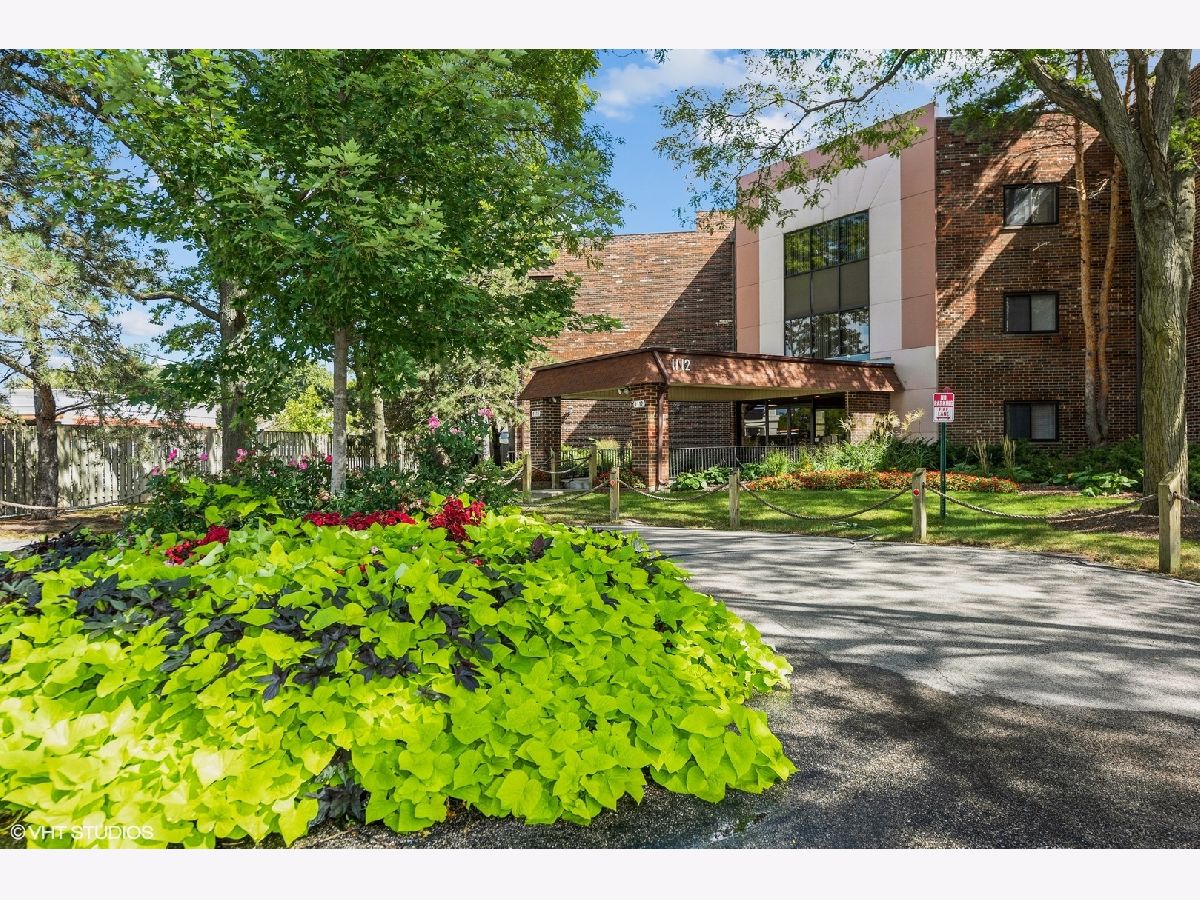 Condominiums Sold Glencove Estates Glenview Illinois, 1112 Castilian