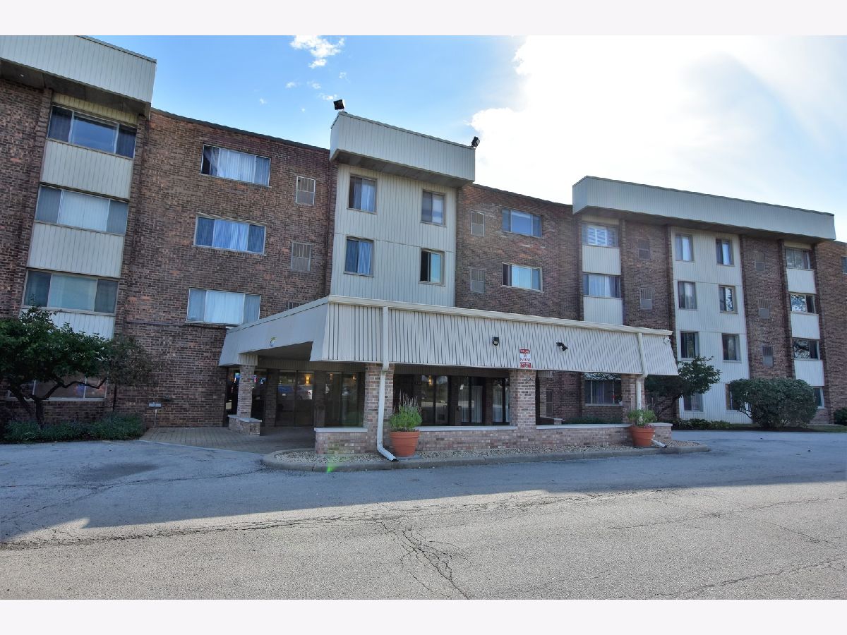Condominiums Sold York Meadows Elmhurst Illinois, 841 York