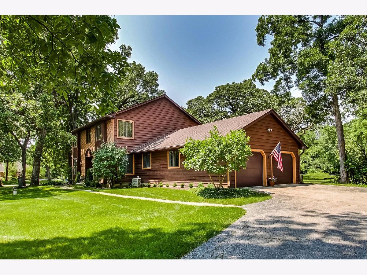 Homes Sold Brierwoods Estates Hawthorn Woods Illinois, 1 Wooded