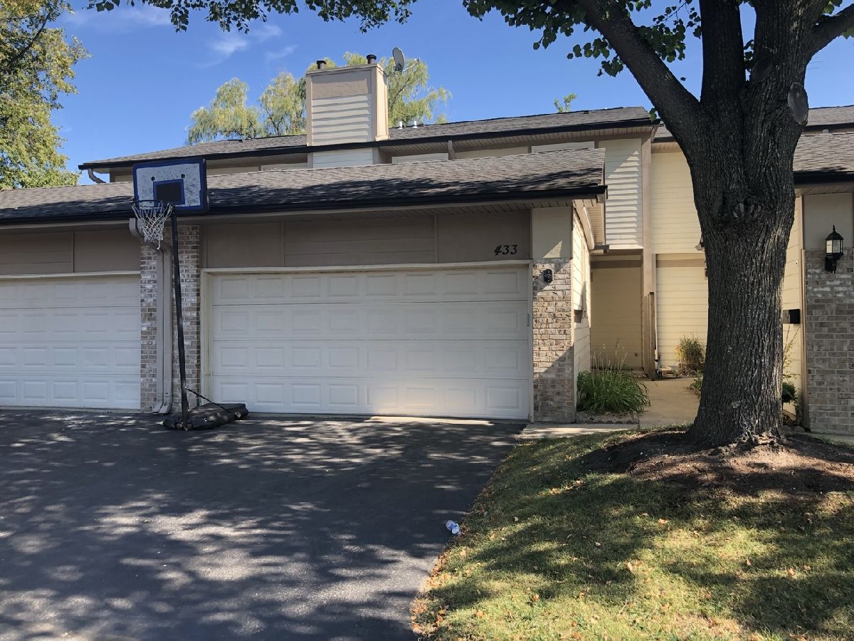 Townhomes Rented Park West Deerfield Illinois, 433 Swan