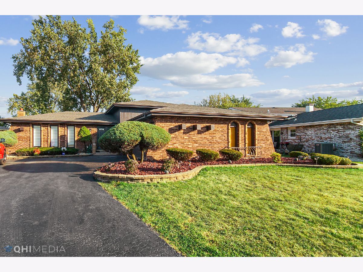 Homes & Condominiums Sold Fernwood Ridge Lansing Illinois, 18451 Maple
