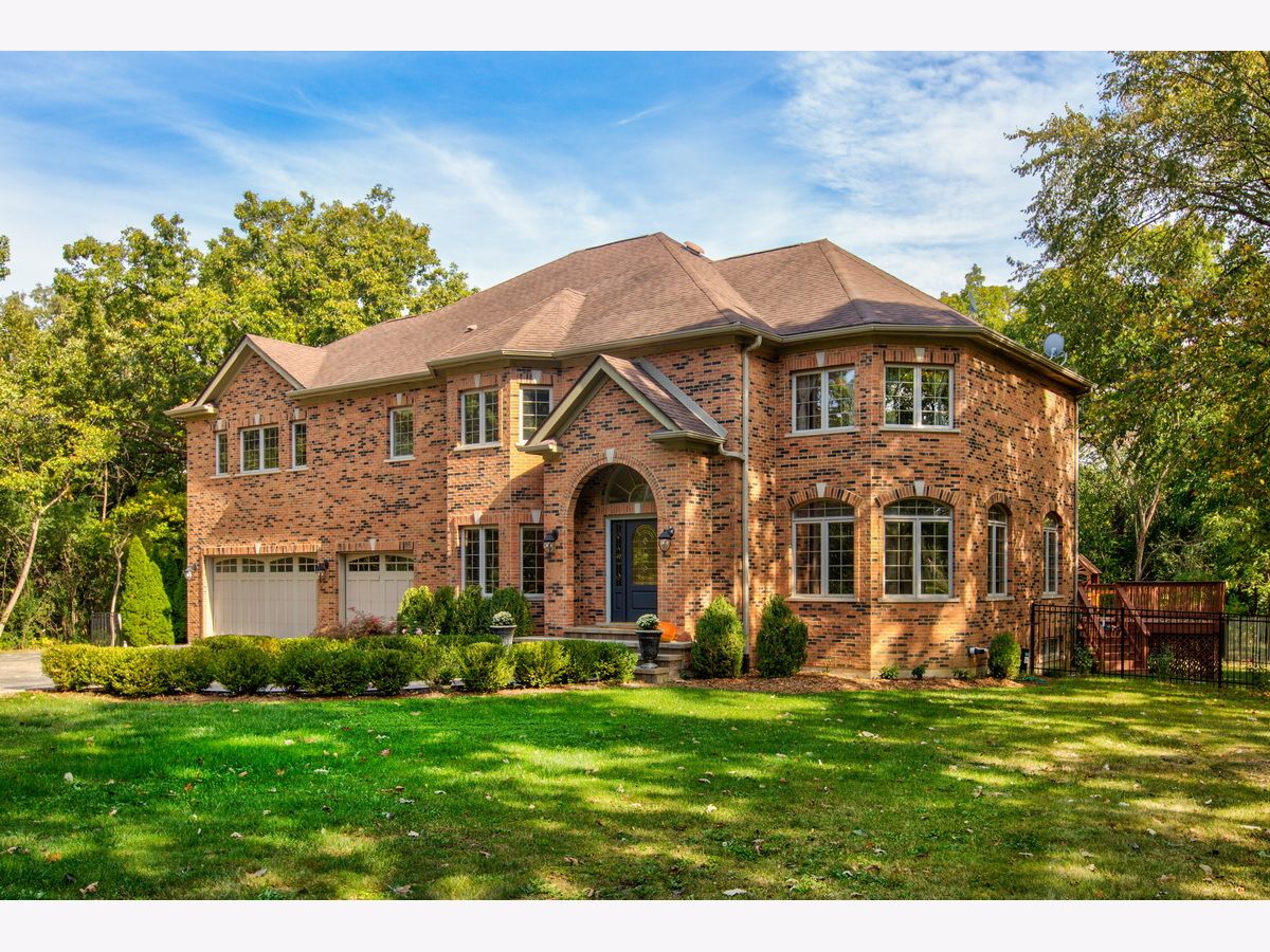 Homes Sold Meadow Woods Libertyville Illinois, 1561 Thorneberry