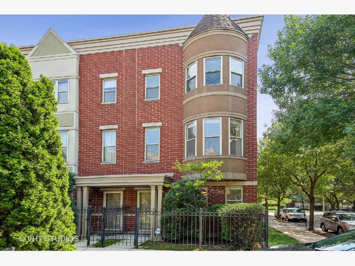 Townhomes & Condos & Homes Rented North Town Village Chicago Illinois, 730 Eastman