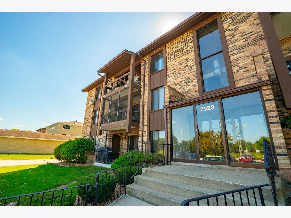 Condominiums Sold Whispering Cove Tinley Park Illinois, 7523 175th