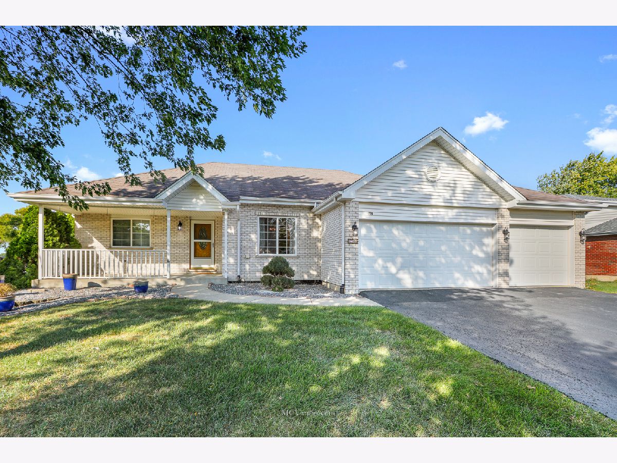 Homes Sold Aero Haven New Lenox Illinois, 709 Young
