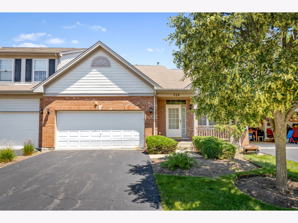 Townhomes Sold Flint Crossing Lake Zurich Illinois, 724 Spencer