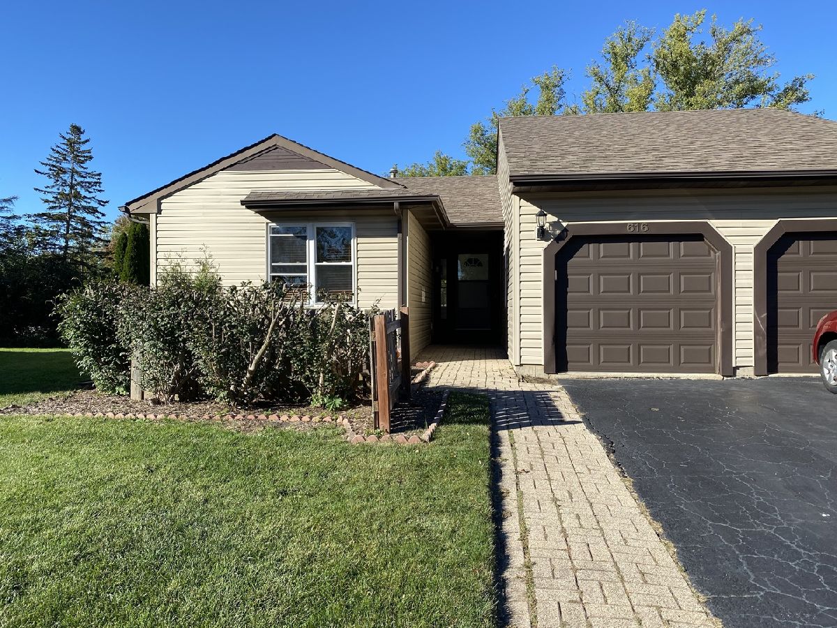 Townhomes Rented Serendipity Buffalo Grove Illinois, 616 Bordeaux