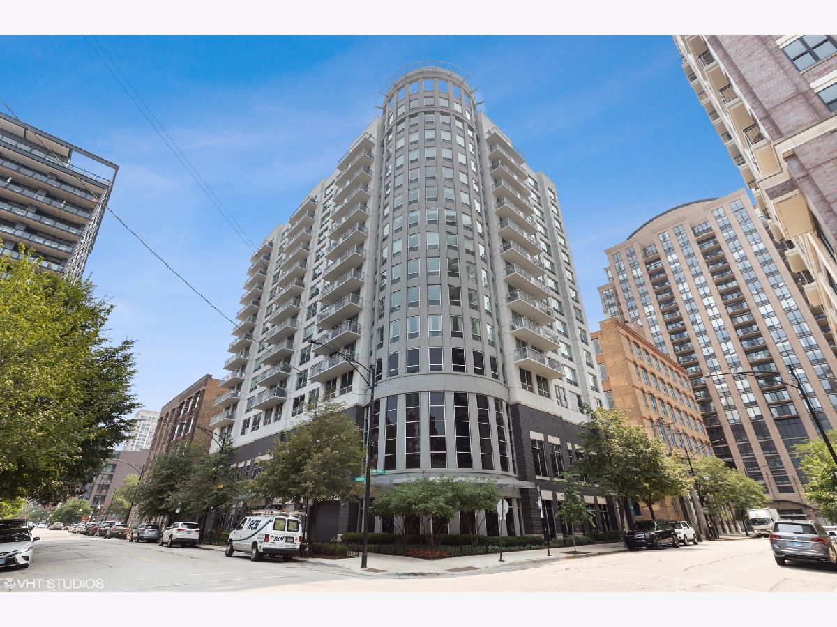Condominiums Sold Huron Pointe Chicago Illinois, 421 Huron
